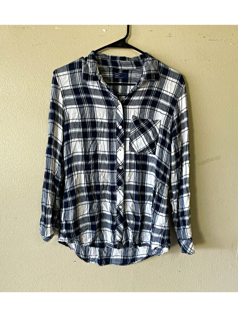 gap M Plaid Flannel Button Up Shirt Long Sleeve Collared Black White